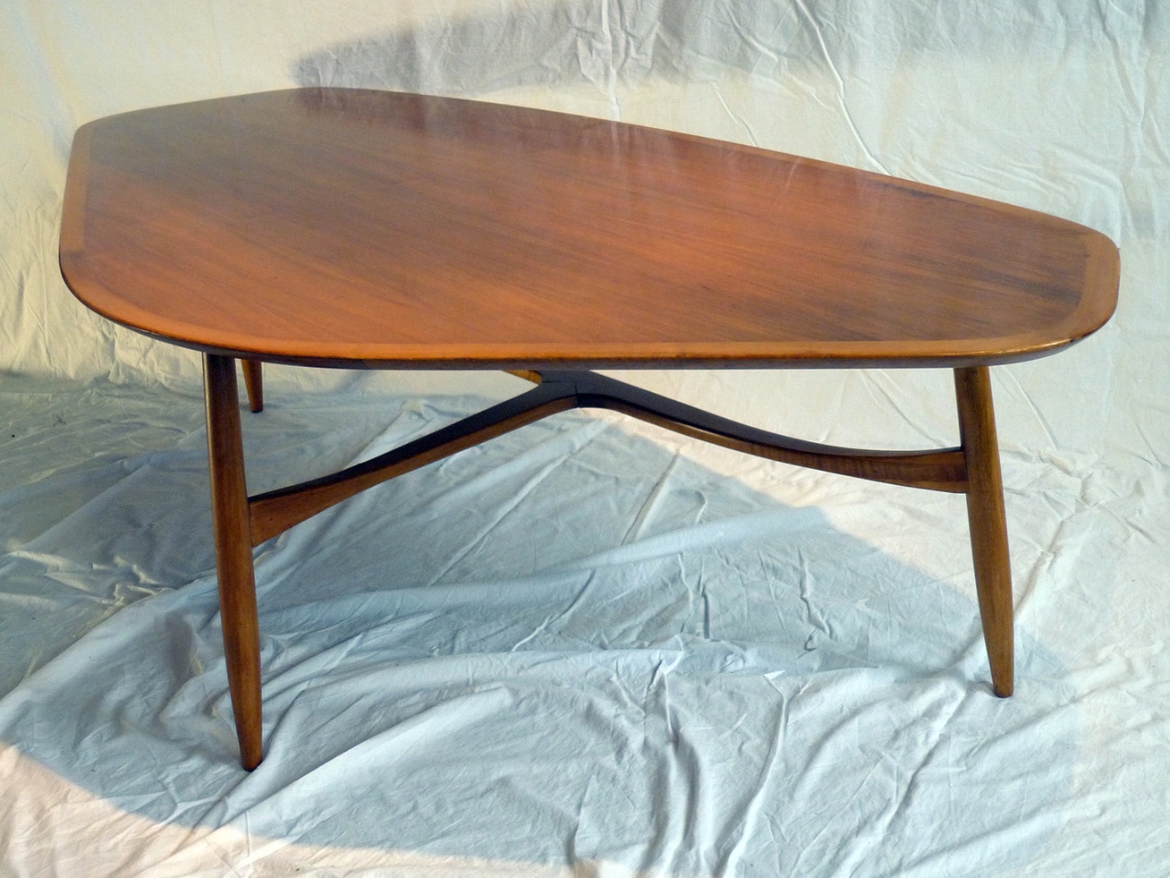 table basse  tripode  1960  660€
